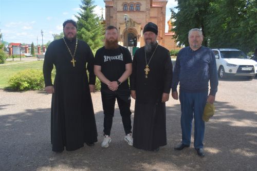 Мобилизованный алексеевец встретился со священниками и прихожанами храма Воскресения Христова