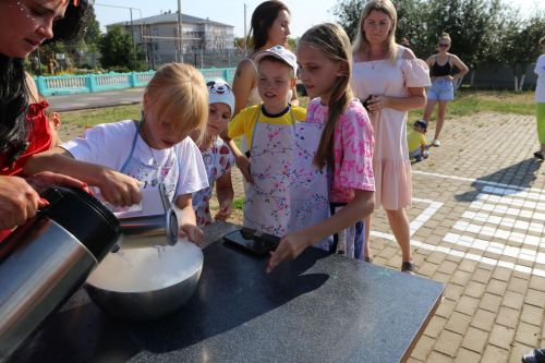 В Алексеевском приюте Забота прошел праздник ко Дню Семьи, Любви и Верности