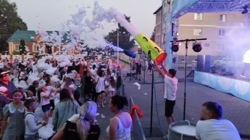Море пены и зажигательная музыка: в Алексеевском отпраздновали День молодежи