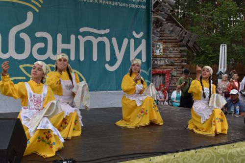 Борьба, игры, и национальная пища: алексеевцы провели Сабантуй во Владимире
