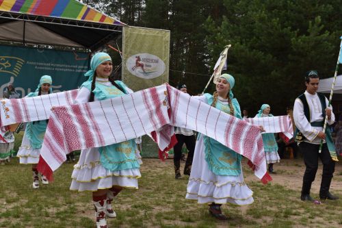 Борьба, игры, и национальная пища: алексеевцы провели Сабантуй во Владимире