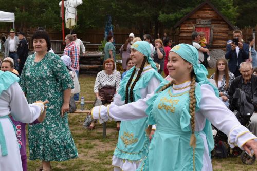 Борьба, игры, и национальная пища: алексеевцы провели Сабантуй во Владимире