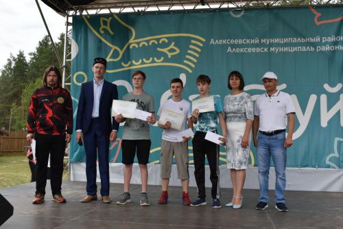 Борьба, игры, и национальная пища: алексеевцы провели Сабантуй во Владимире