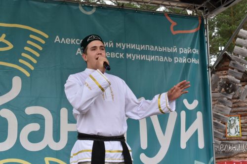 Борьба, игры, и национальная пища: алексеевцы провели Сабантуй во Владимире