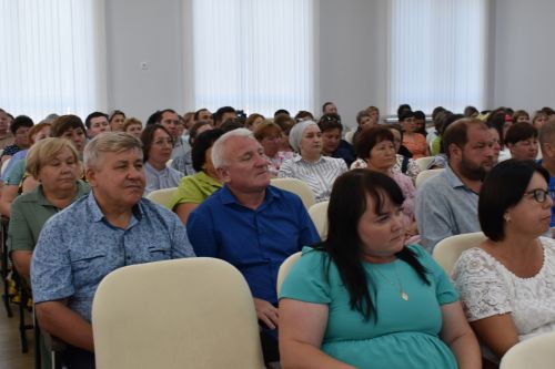 В Алексеевском состоялась рабочая сессия на тему наркотической и алкогольной зависимости среди населения