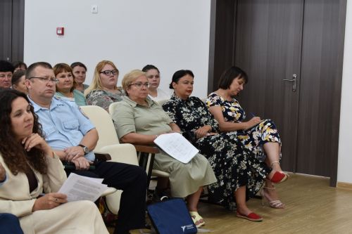 В Алексеевском состоялась рабочая сессия на тему наркотической и алкогольной зависимости среди населения