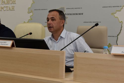 В Алексеевском состоялась рабочая сессия на тему наркотической и алкогольной зависимости среди населения