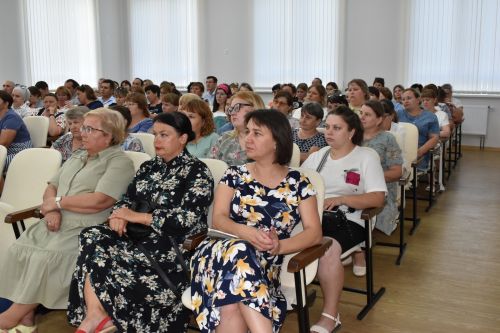 В Алексеевском состоялась рабочая сессия на тему наркотической и алкогольной зависимости среди населения