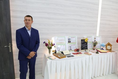 Педагогам Алексеевского района вручили награды и новые ноутбуки
