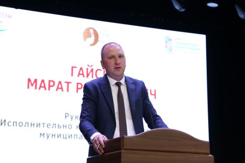 Педагогам Алексеевского района вручили награды и новые ноутбуки
