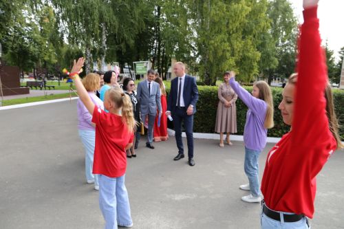 Педагогам Алексеевского района вручили награды и новые ноутбуки