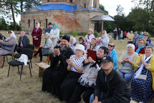 Епископ Чистопольский и Нижнекамский принял участие в торжествах в честь 230-летия храма в Караваево