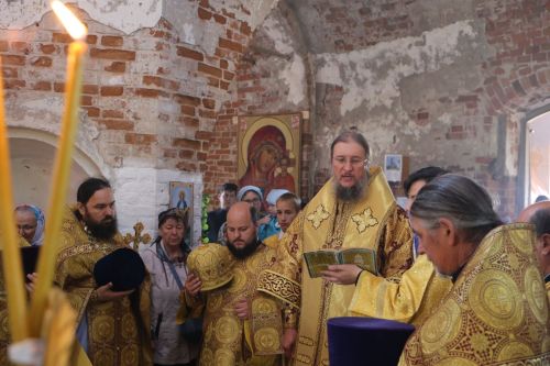 Епископ Чистопольский и Нижнекамский принял участие в торжествах в честь 230-летия храма в Караваево