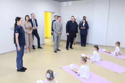 Министр лесного хозяйства Татарстана в обновленной Алексеевской детской школе искусств провел открытый урок «Разговоры о важном»