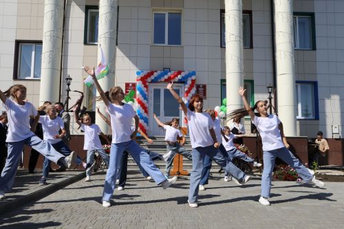 Министр лесного хозяйства Татарстана в обновленной Алексеевской детской школе искусств провел открытый урок «Разговоры о важном»