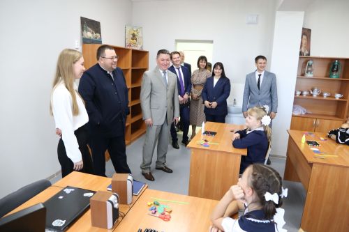 Министр лесного хозяйства Татарстана в обновленной Алексеевской детской школе искусств провел открытый урок «Разговоры о важном»