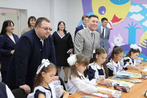 Министр лесного хозяйства Татарстана в обновленной Алексеевской детской школе искусств провел открытый урок «Разговоры о важном»