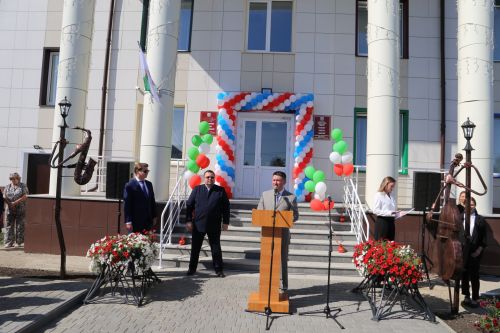 Министр лесного хозяйства Татарстана в обновленной Алексеевской детской школе искусств провел открытый урок «Разговоры о важном»