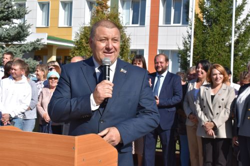 В первой школе райцентра прошла торжественная линейка в честь начала учебного года