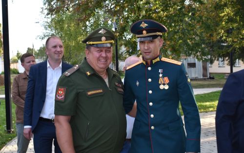 Герой России Расим Баксиков в Алексеевском почтил память павших в годы Великой Отечественной войны