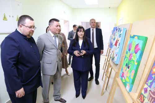 Министр лесного хозяйства Татарстана в обновленной Алексеевской детской школе искусств провел открытый урок «Разговоры о важном»