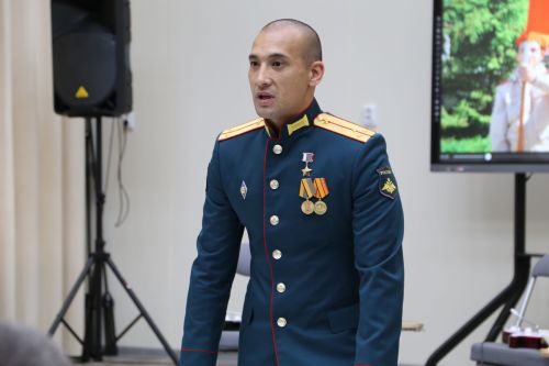 Герой России Расим Баксиков посетил подростковый клуб Юнармеец в Билярске
