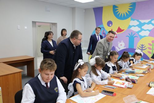 Министр лесного хозяйства Татарстана в обновленной Алексеевской детской школе искусств провел открытый урок «Разговоры о важном»