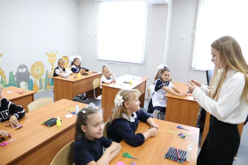 Министр лесного хозяйства Татарстана в обновленной Алексеевской детской школе искусств провел открытый урок «Разговоры о важном»
