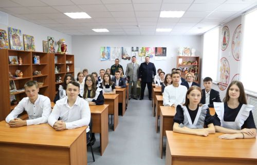 Министр лесного хозяйства Татарстана в обновленной Алексеевской детской школе искусств провел открытый урок «Разговоры о важном»