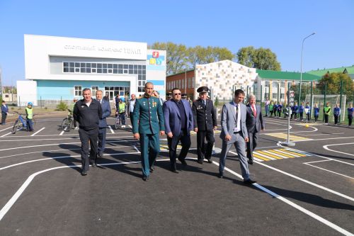 Герой России Расим Баксиков принял участие в открытии детского автогородка в Алексеевском