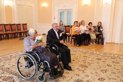В Алексеевском отношения узаконили влюбленные люди с ограниченными возможностями