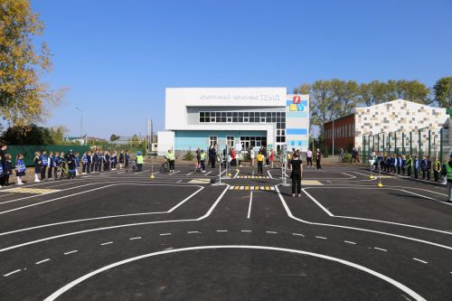 Герой России Расим Баксиков принял участие в открытии детского автогородка в Алексеевском