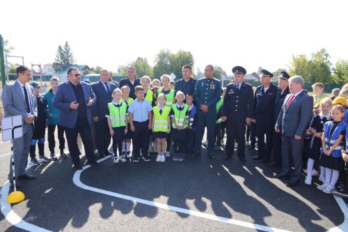 Герой России Расим Баксиков принял участие в открытии детского автогородка в Алексеевском