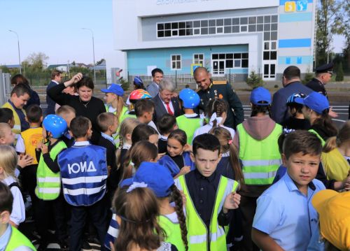 Герой России Расим Баксиков принял участие в открытии детского автогородка в Алексеевском