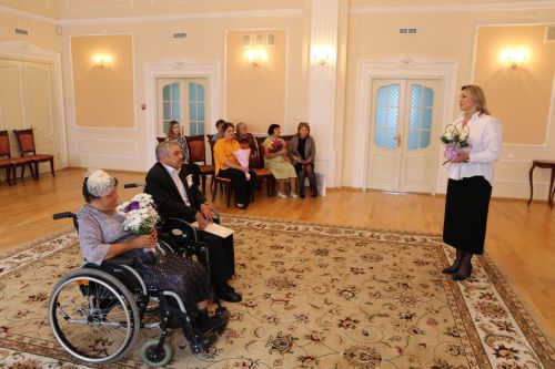 В Алексеевском отношения узаконили влюбленные люди с ограниченными возможностями