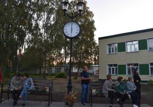 Фоторепортаж с открытия сквера у Алексеевской библиотеки