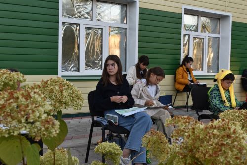 Фоторепортаж с открытия сквера у Алексеевской библиотеки