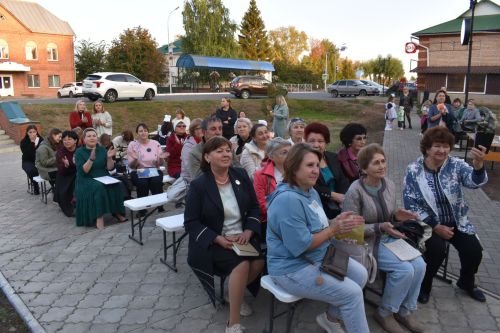Фоторепортаж с открытия сквера у Алексеевской библиотеки
