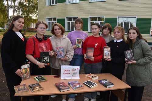Фоторепортаж с открытия сквера у Алексеевской библиотеки