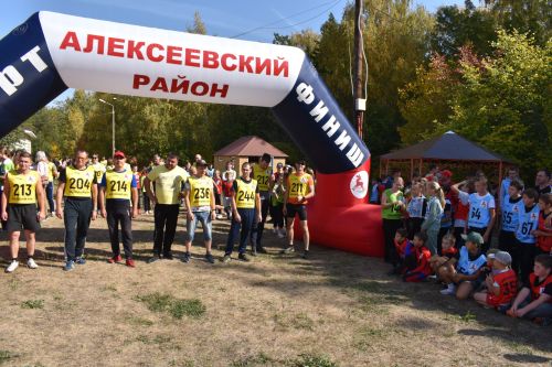 Четыре сотни алексеевцев стартовали в забеге «Кросса нации – 2023»