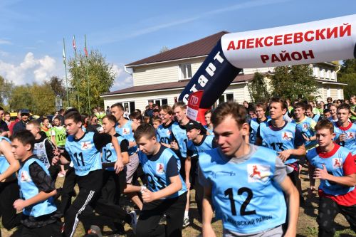 Четыре сотни алексеевцев стартовали в забеге «Кросса нации – 2023»