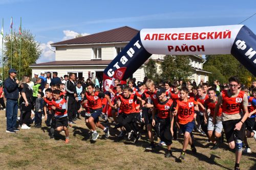 Четыре сотни алексеевцев стартовали в забеге «Кросса нации – 2023»