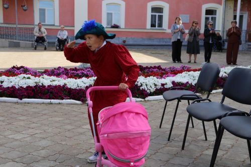 В доме-интернате в Больших Полянках прошел концерт, посвященный Дню пожилого человека