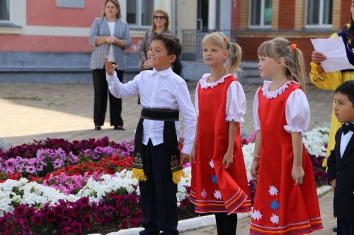 В доме-интернате в Больших Полянках прошел концерт, посвященный Дню пожилого человека