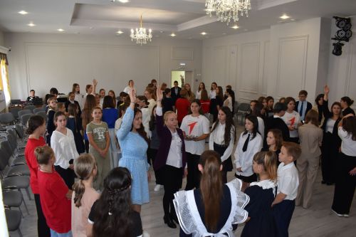 «Первые» принесли клятву: в Алексеевском прошла церемония посвящения в новую молодежную организацию