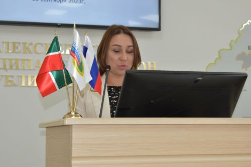 В Алексеевском за активную общественную деятельность наградили участников профсоюзов