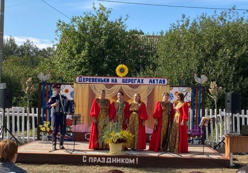 В Ялкынском поселении отметили День села