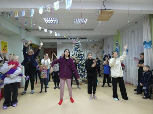 В Рождество алексеевские школьники с родителями посетили ребят из приюта Забота