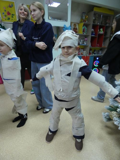 В Рождество алексеевские школьники с родителями посетили ребят из приюта Забота