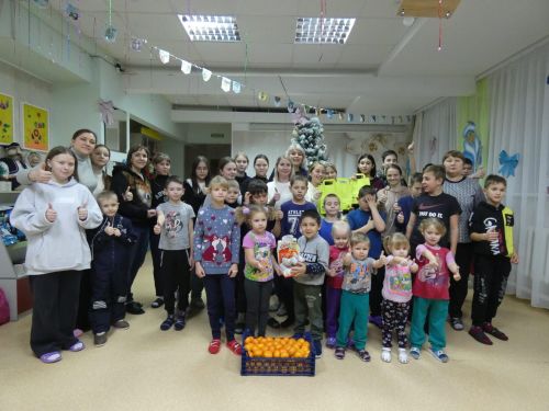 В Рождество алексеевские школьники с родителями посетили ребят из приюта Забота
